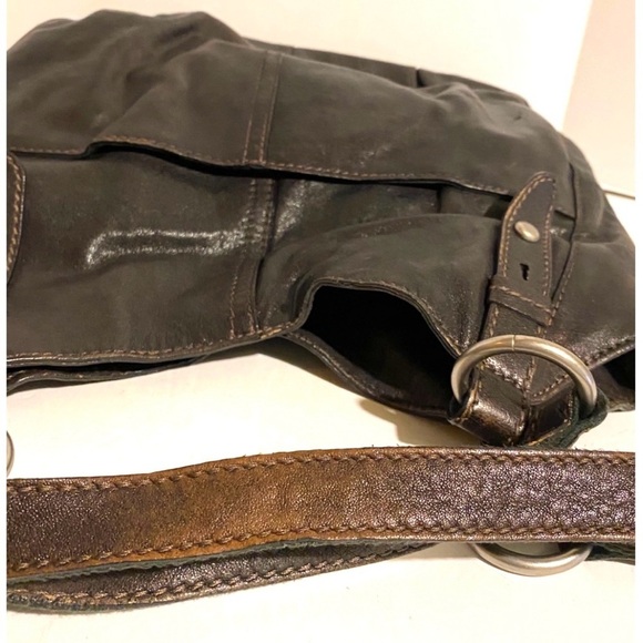 Elegant Black distressed Leather Tote Bag - Picture 8 of 9